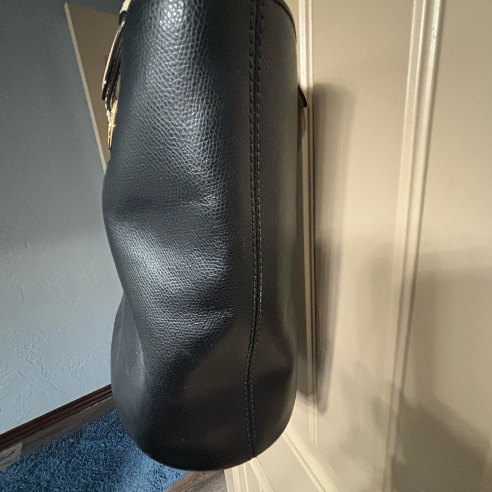 Michael Kors Black and Cream Shoulder Bag - Picture 3 of 6